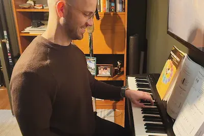 Piano lesson in progress