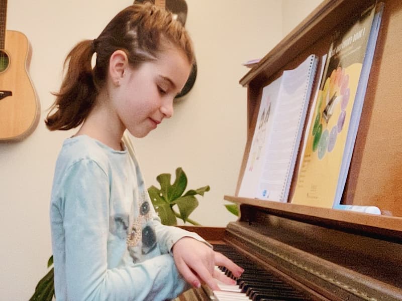 Online Piano Lessons: Questions, Challenges and Tips